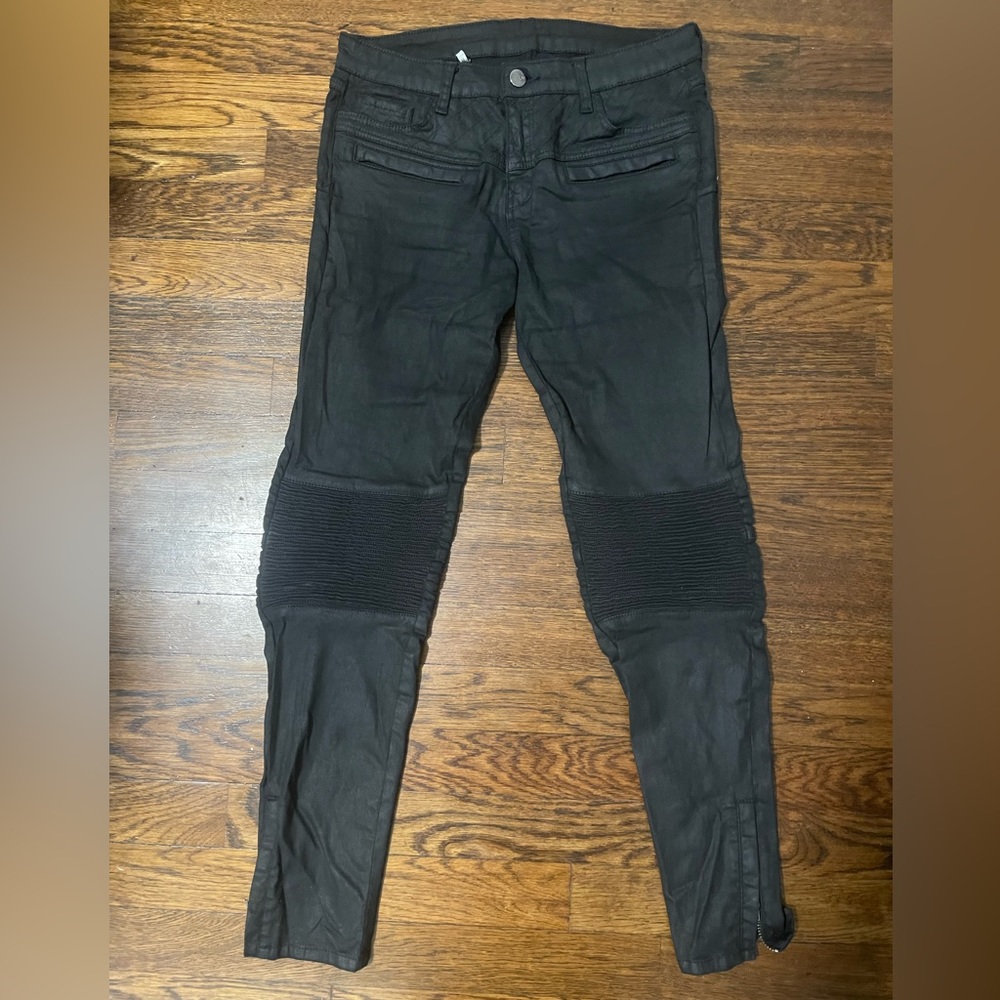 Women’s Zara mid rise jeans with textured pattern